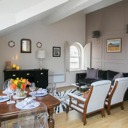 Regent House Deluxe 2 Bedroom Daire *