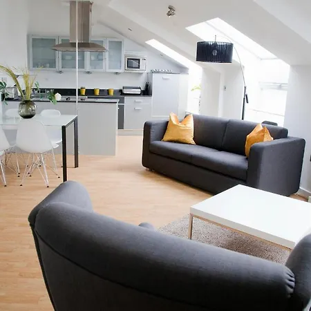 Regent House Deluxe 2 Bedroom Apartment